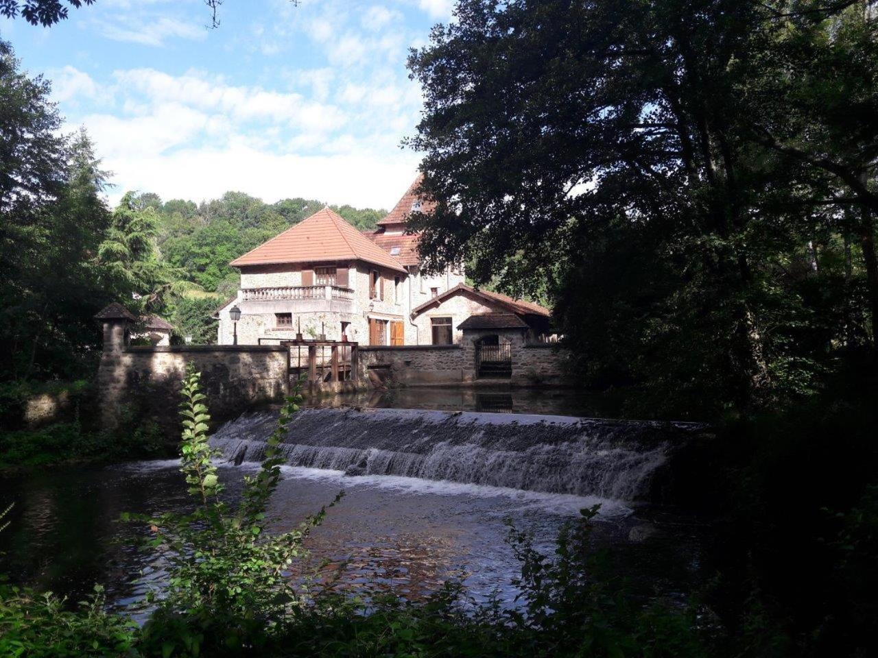 Le Moulin Regnelot - Chambre D'Hotes Verdelot Bagian luar foto